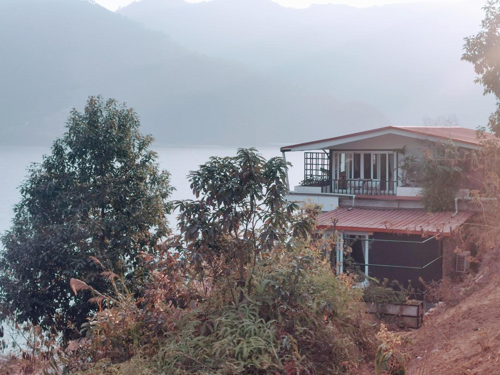 Gusto Accommodation Pokhara Exteriör bild